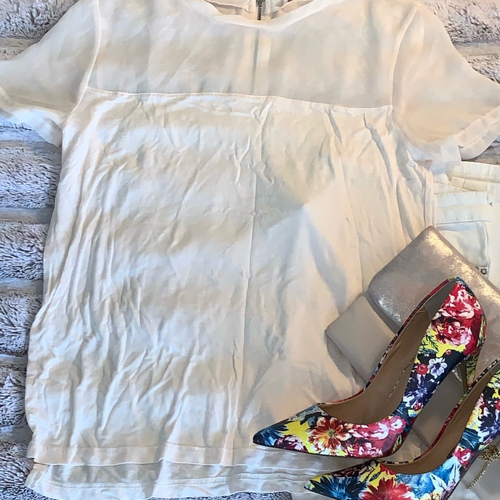 Super cute summer top.